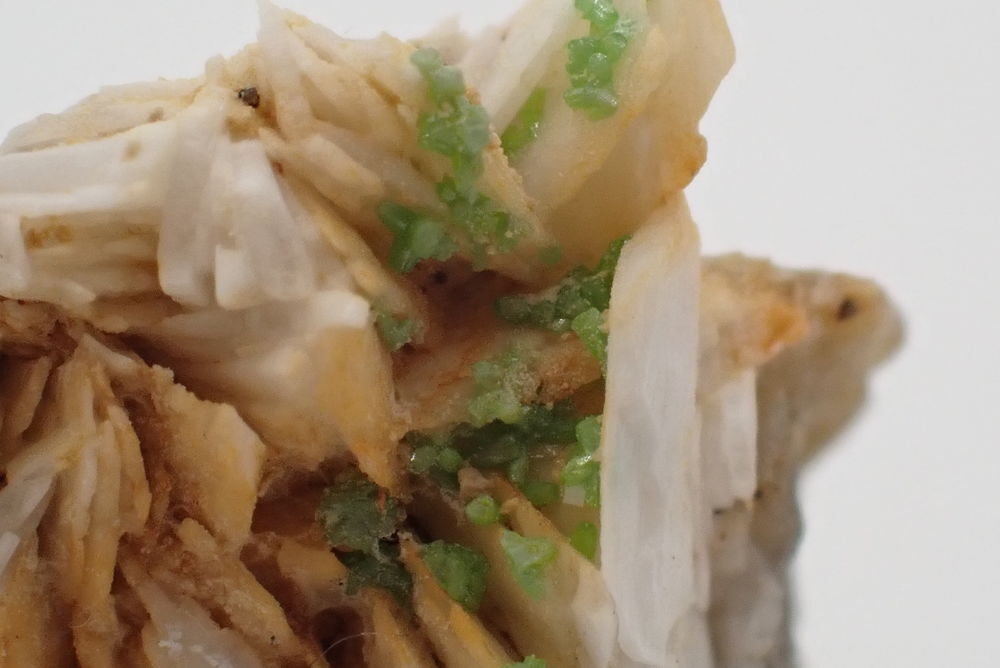 Pyromorphite sur Barytine Le Mas Dieu Mercoirol Gard France 