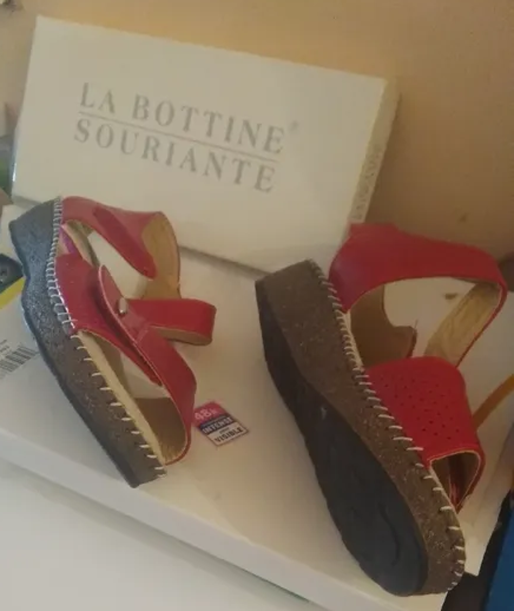 Sandales confort Femme - Neuf - Pointure 36 - 15€ 
Chaussures