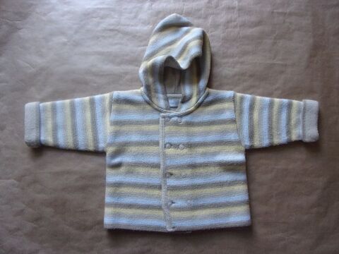 Lot de vtements en taille 9 mois 2 Montaigu-la-Brisette (50)