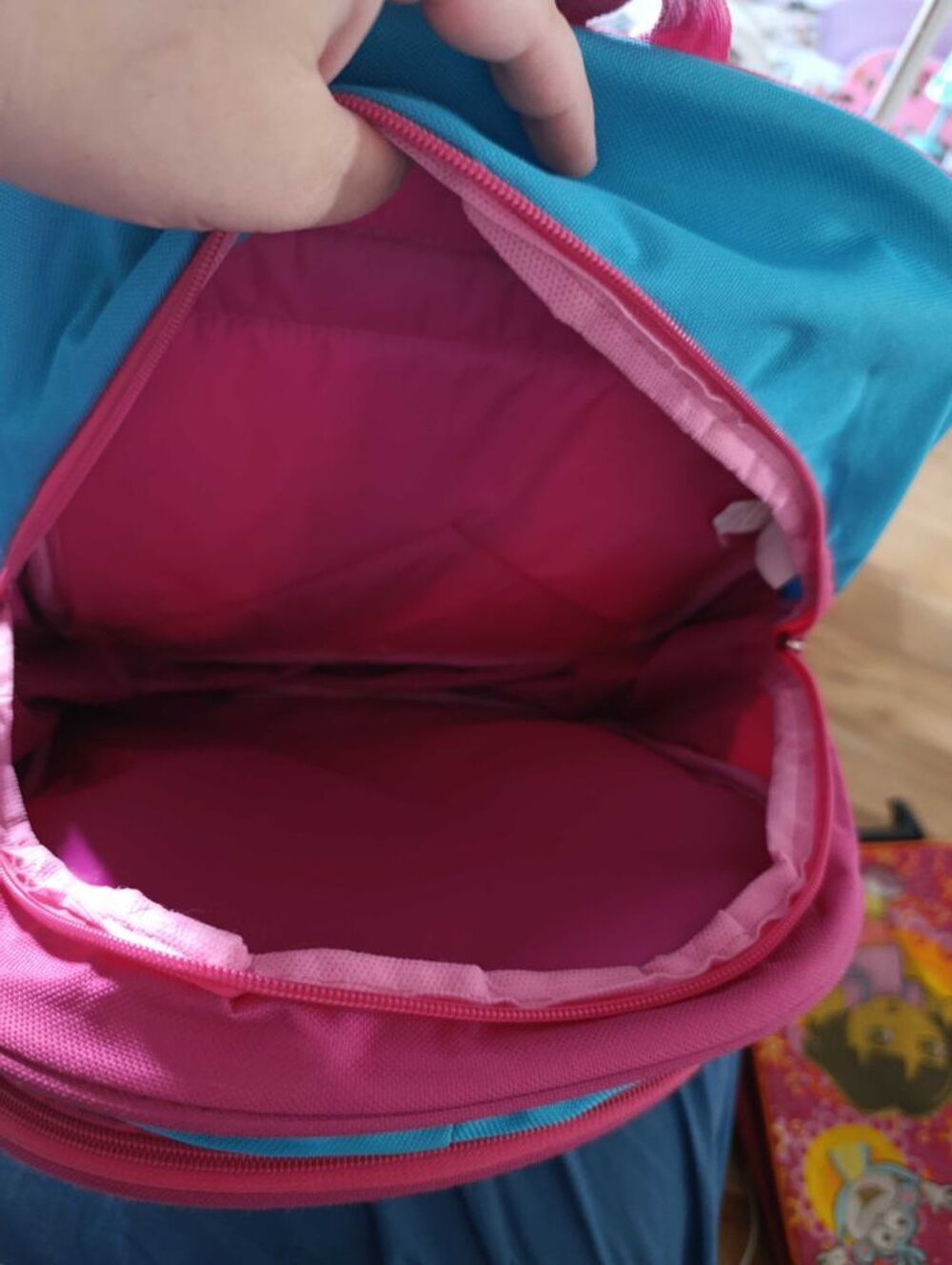 cartable neuf avec trousse offert reine des neige Jeux / jouets