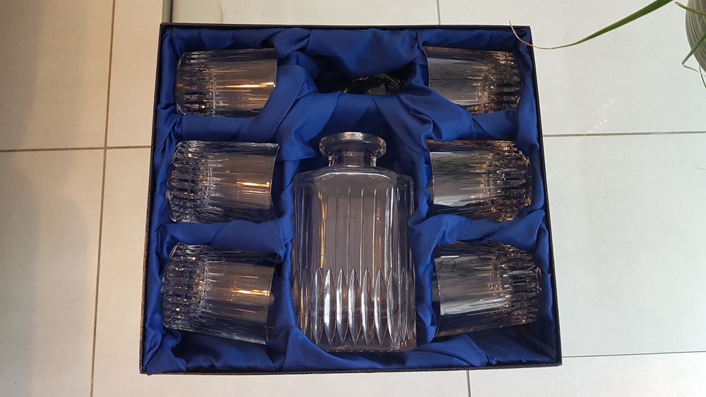 service de 6 verres a whisky + carafe et bouchon Décoration