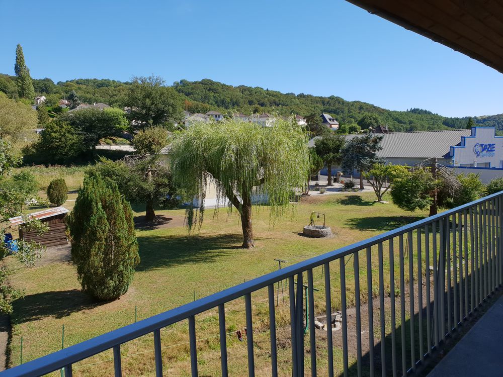 Location Appartement T4 bis RENOVE de 80m2 proche toutes commodités Ydes
