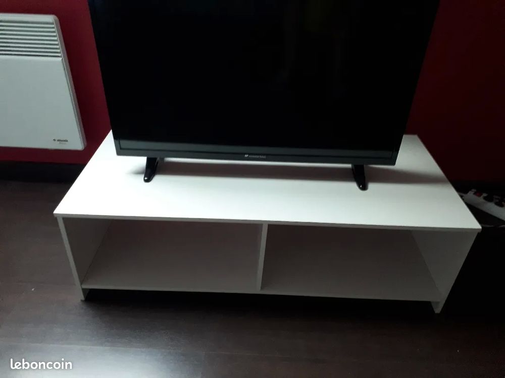 Meuble t&eacute;l&eacute; / Table basse Meubles