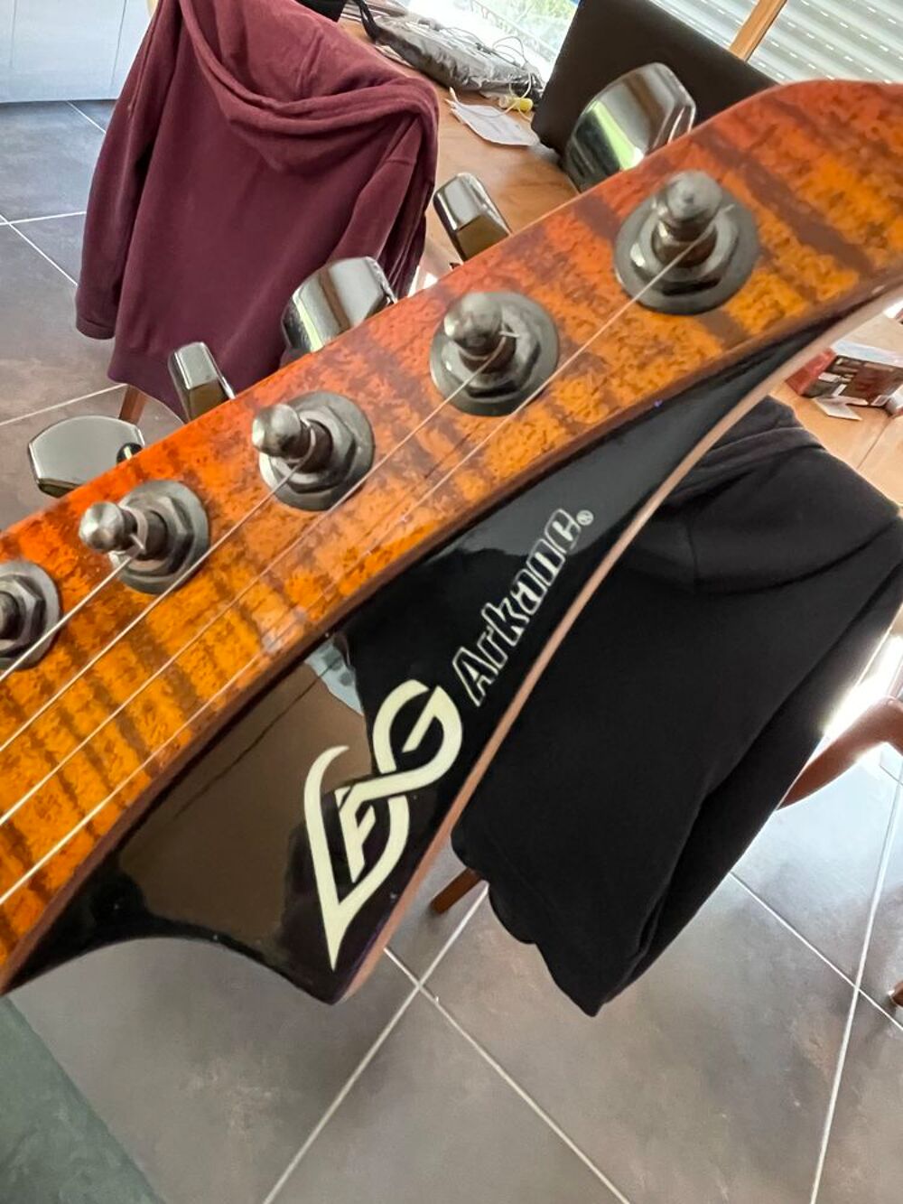 Guitare Lag Arkane AF200
Instruments de musique