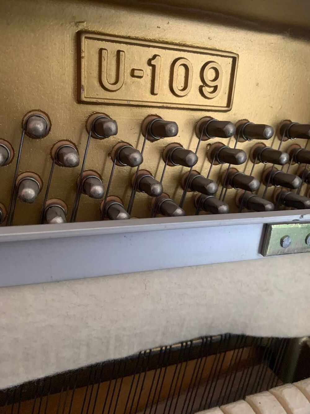 Piano droit Young Chang
Instruments de musique