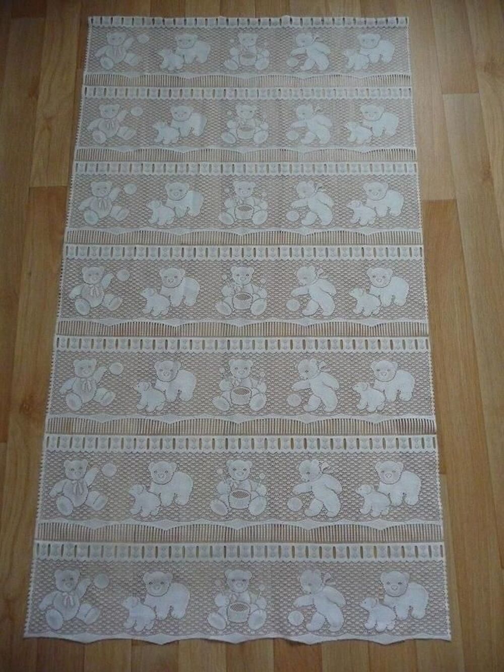 2 voilages blancs motifs ours Décoration