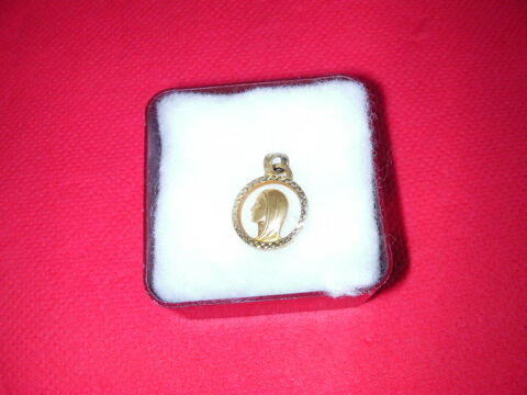 PENDENTIF d�coup� Vierge Marie 5 Saint-Etienne (42)