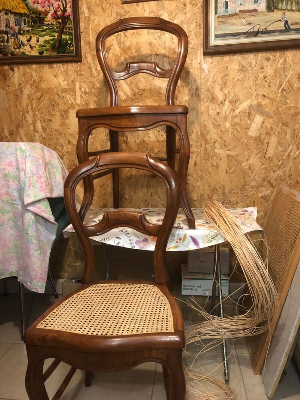 Deux Chaises cann&eacute;es &agrave; l'anciennes (fait main) 6 brins Meubles