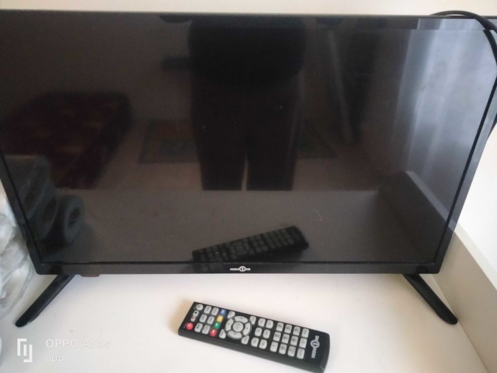 machine &agrave; coudre, plaque de cuisson &agrave; gaz, petite t&eacute;l&eacute;vision Electroménager
