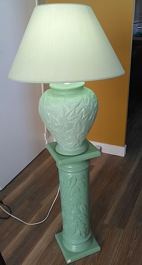 Lampe de salon sur colonne 10 Angers (49)