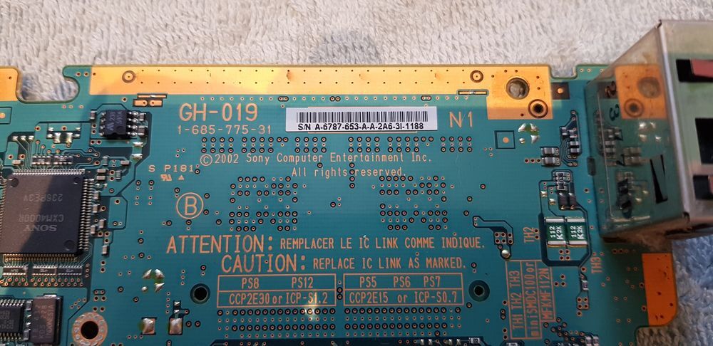 Carte m&egrave;re PS2 SCPH 39004 (GH19) + chassis m&eacute;tallique Consoles et jeux vidéos