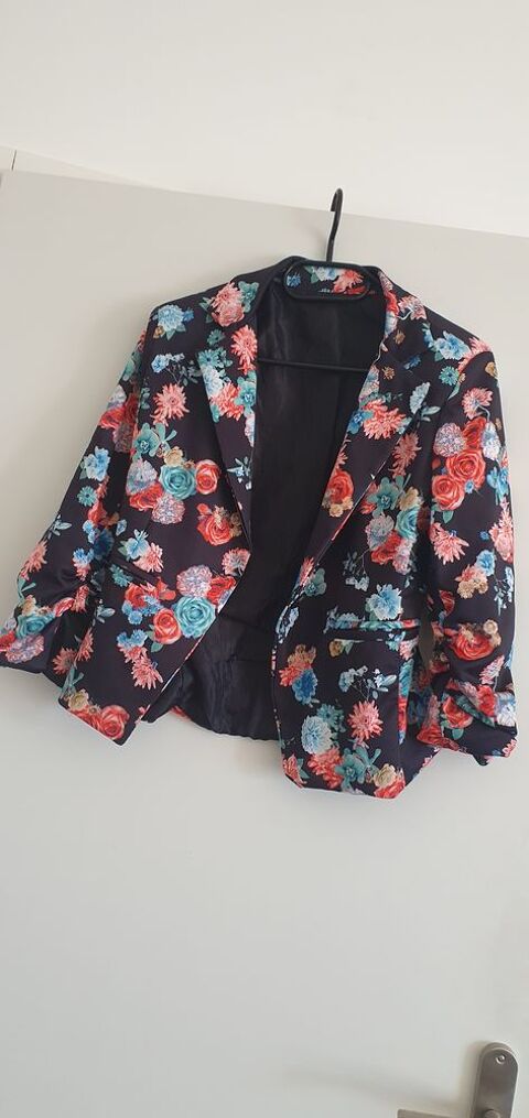Veste fleurie 5 Saint-Donat-sur-l'Herbasse (26)