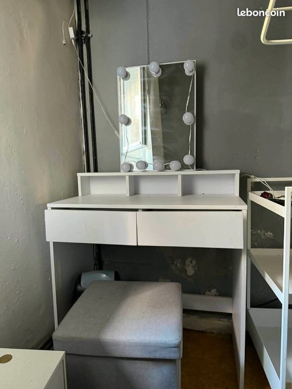 coiffeuse et meuble de rangement Meubles