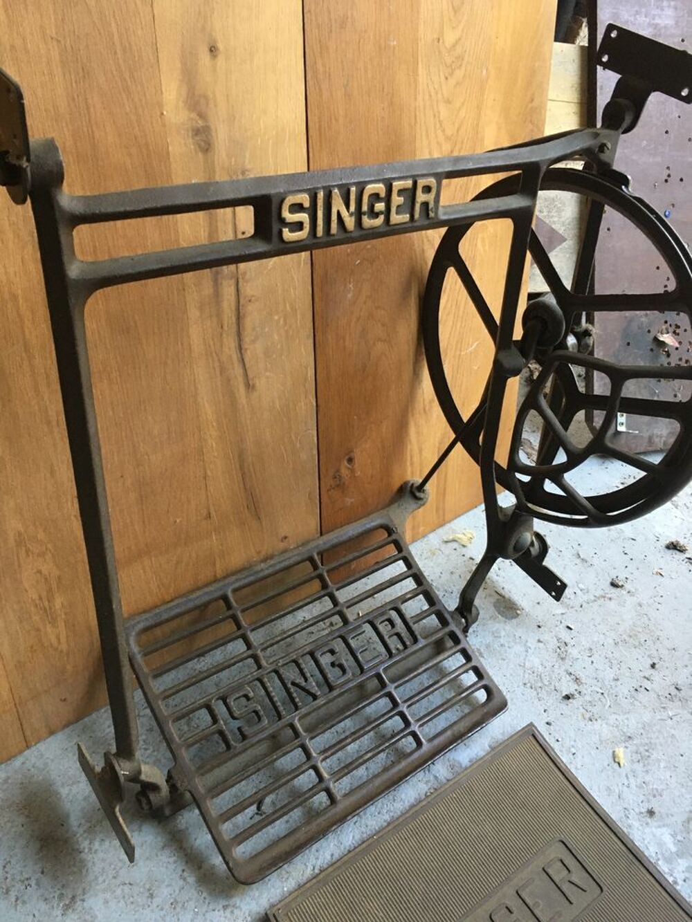 M&eacute;canisme complet de machine &agrave; coudre Singer &agrave; p&eacute;dalier 