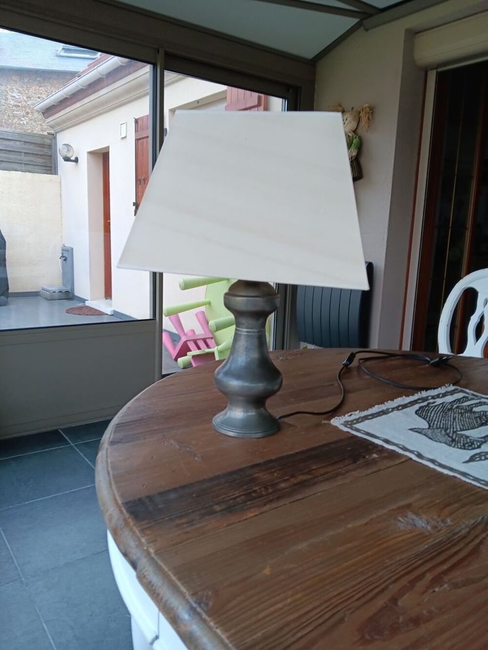 Jolie lampe en etain Décoration