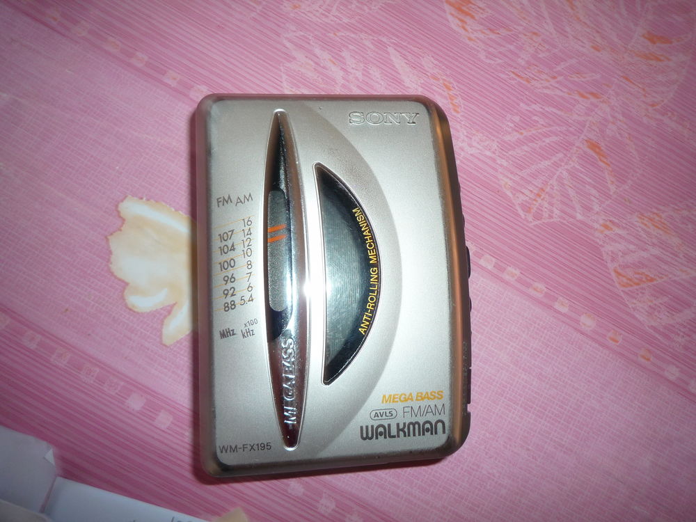 Sony WM-FX195 Radio / Walkman Cassette Player Vintage Audio et hifi
