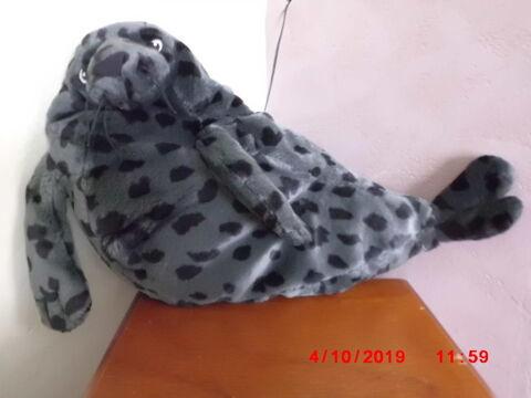 PHOQUE GRIS ET NOIR IKEA 16 Oignies (62)