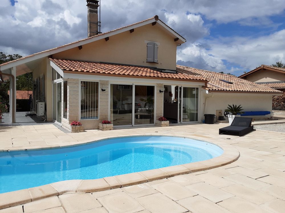 MARGELLES PISCINE Jardin