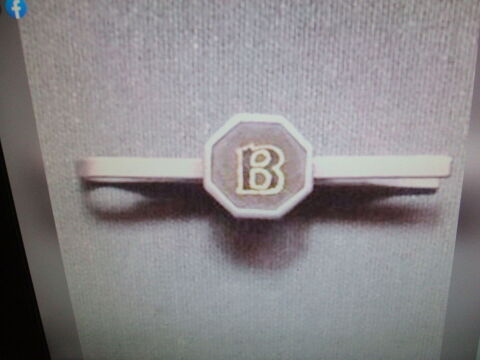 Pince � cravate  Vintage . 9 Montceau-les-Mines (71)