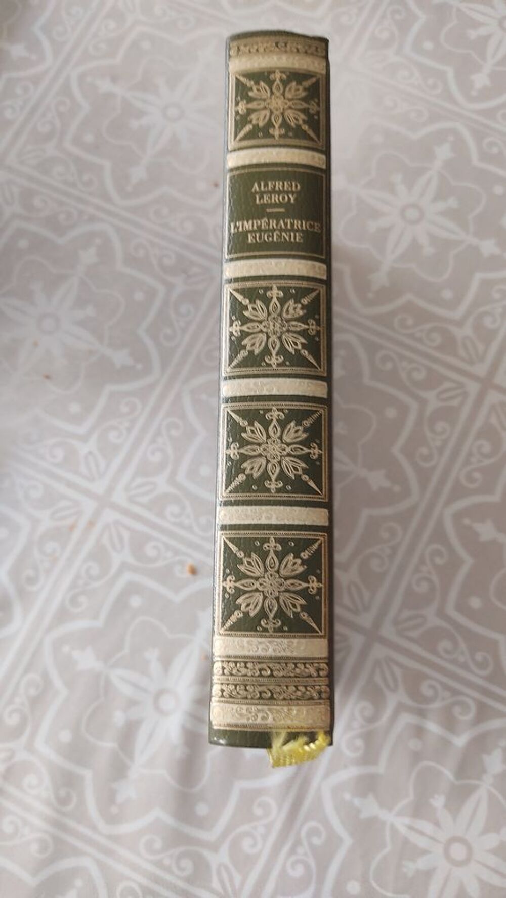  collection de 27 livres tr&egrave;s bon &eacute;tats diff&eacute;rent auteurs 