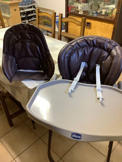 Chaise haute Bebe marque chicco 65 Boismont (54)
