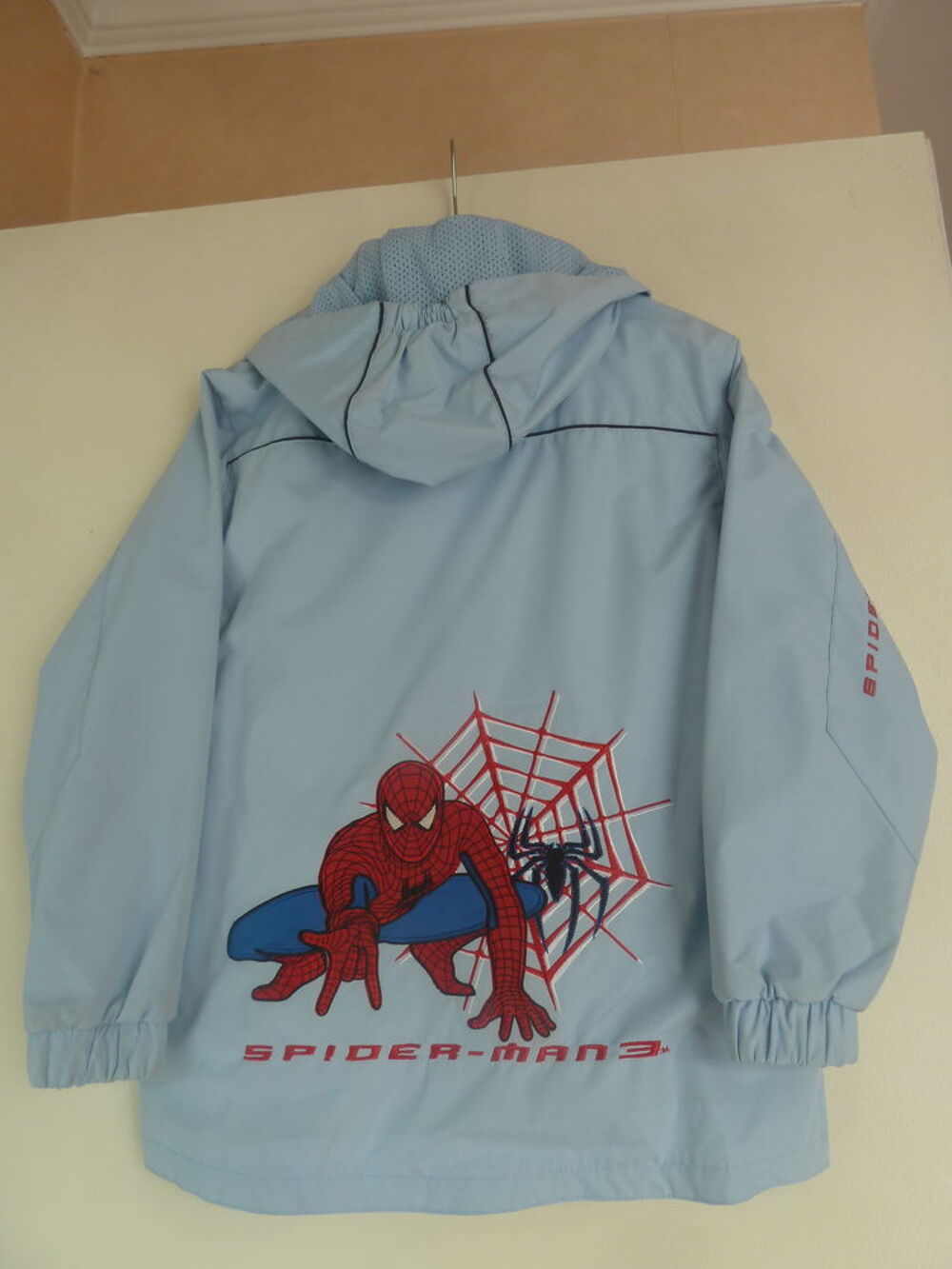 BLOUSON NEUF AVEC ETIQUETTE SPIDERMAN Vêtements enfants