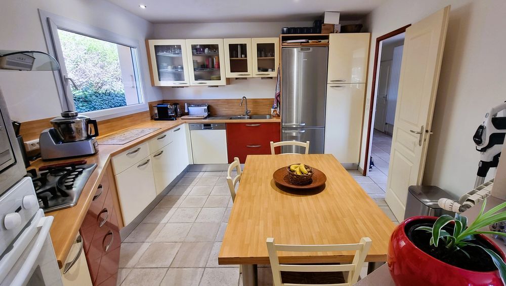 Vente Villa Villa 145 m2 habitables sur 1.200 m2 de terrain avec piscine Irigny