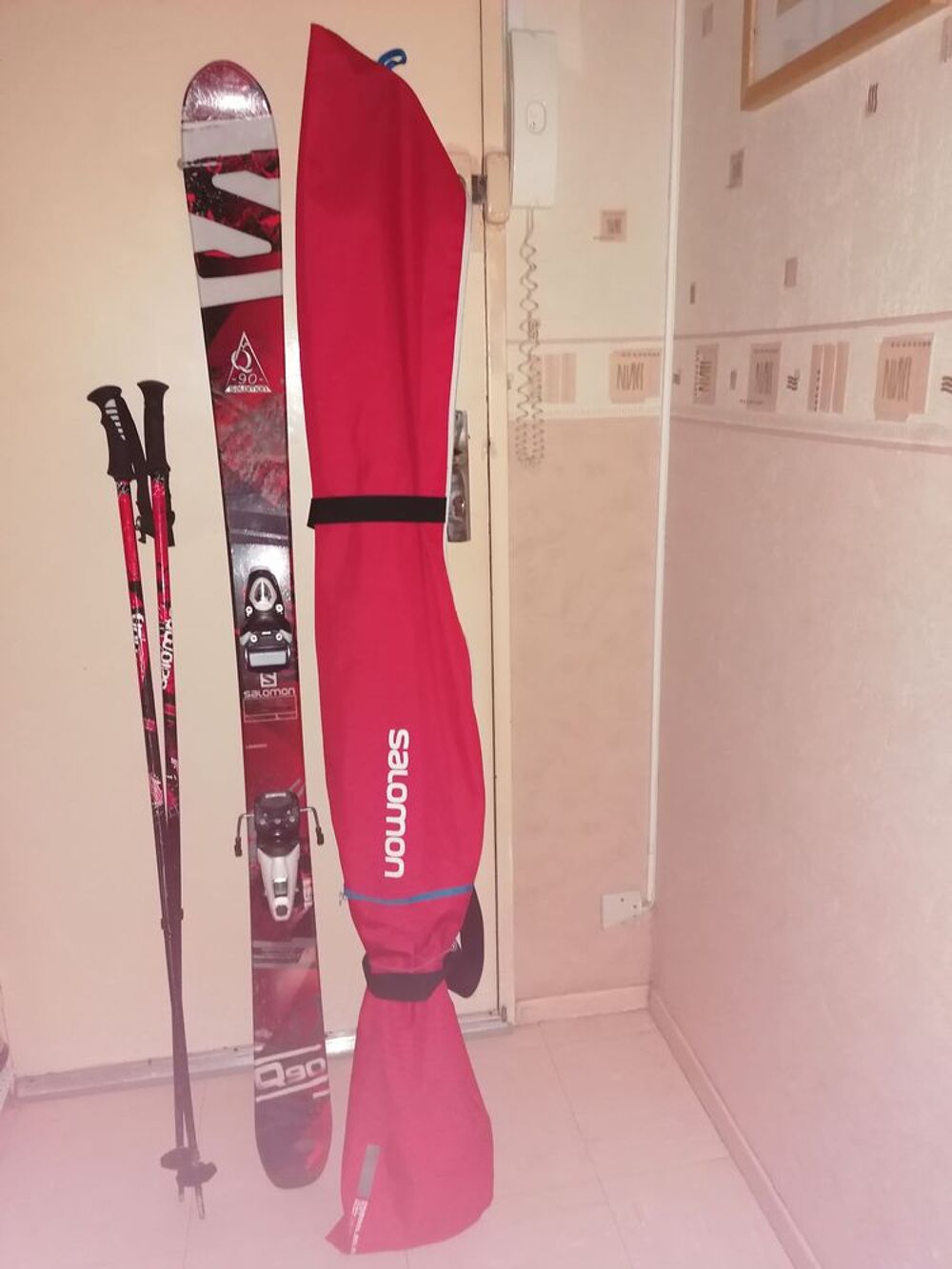 Skis homme Salomon en tr&egrave;s bon &eacute;tat,rouge et noir 161 cm Sports