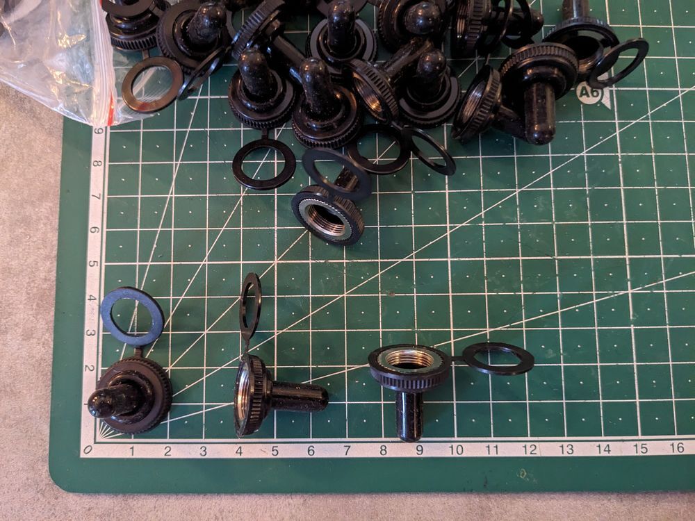 10X ISOLATEUR POUR INTERRUPTEUR A BASCULE ON/OFF
10 BOUCHONS Bricolage