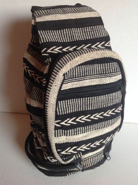SAC ORIGINAL NOIR & BLANC DEUX EN UN Envoi Possible
20 Trégunc (29)