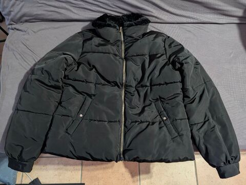 BLOUSON D'HIVER.. NOIR... 35 Villebon-sur-Yvette (91)