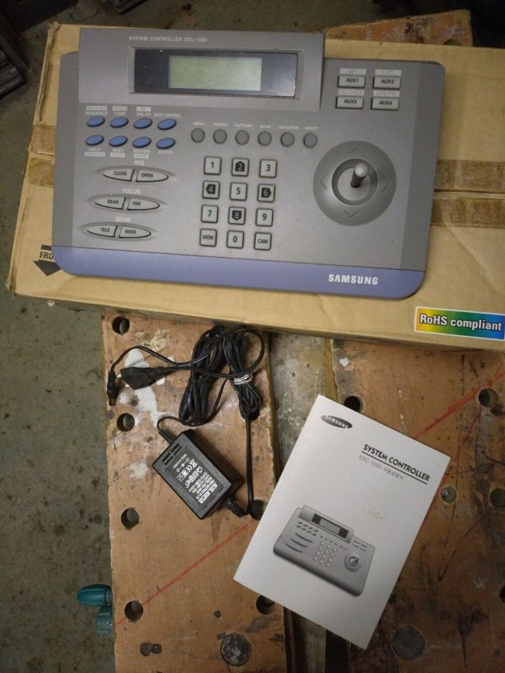 pupitre de commande de t&eacute;l&eacute;m&eacute;trie et PTZ Samsung pour 255 cam&eacute;ras Matériel informatique