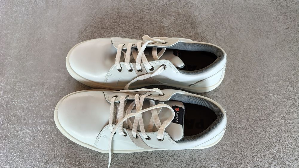Chaussures de restauration/h&ocirc;tellerie T 43 neuves Chaussures