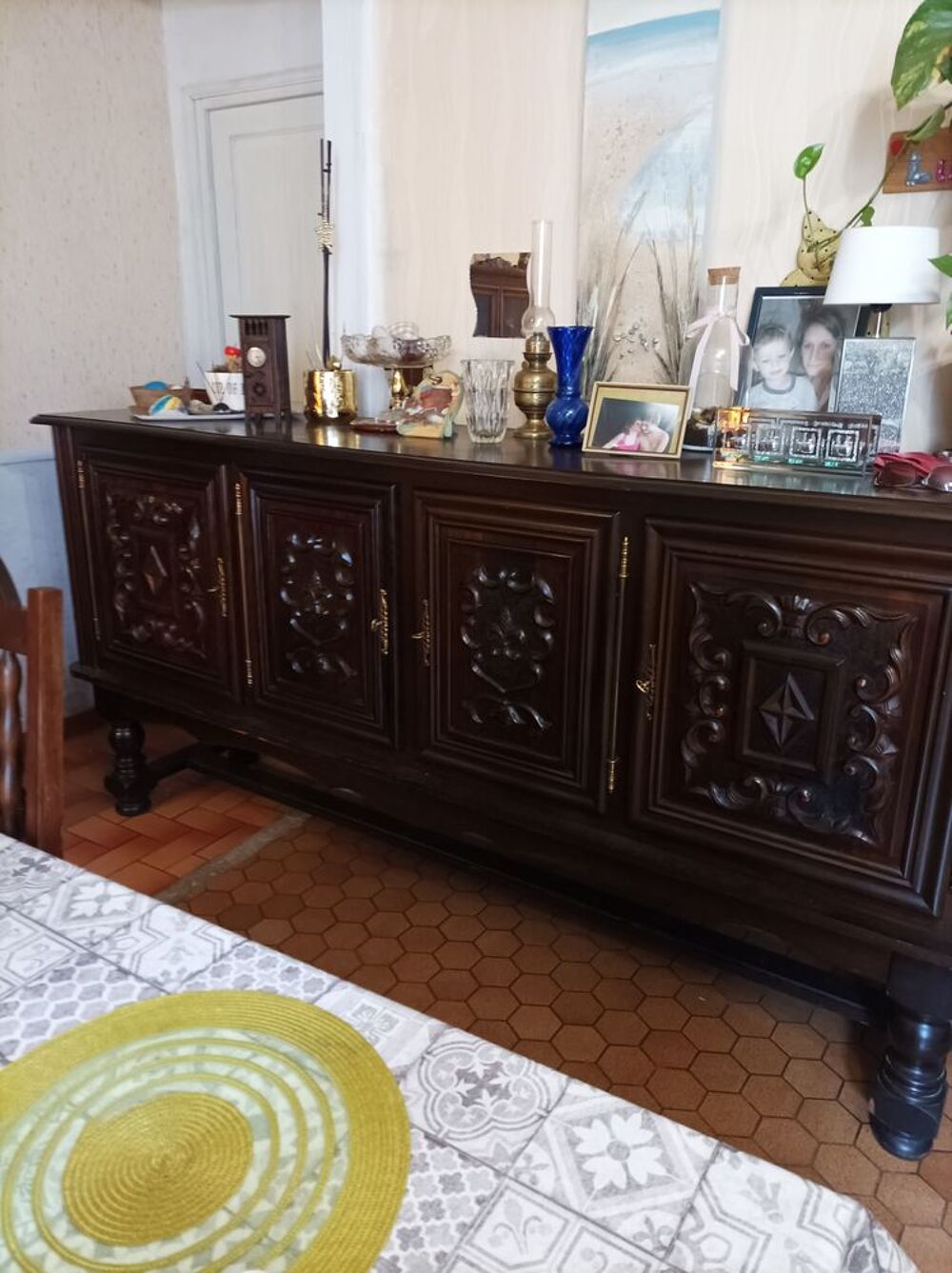 Bahut basque plus table monast&egrave;re rallonges plus 6chaises Meubles