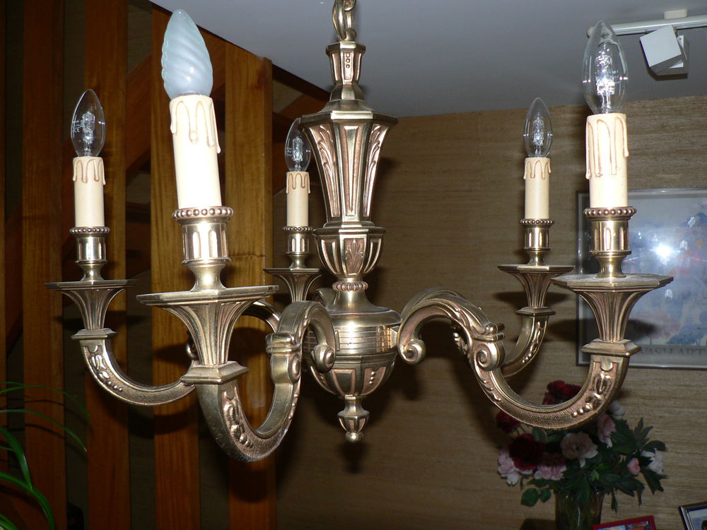 Lustre bronze Louis XVI dor&eacute; 5 branches Décoration