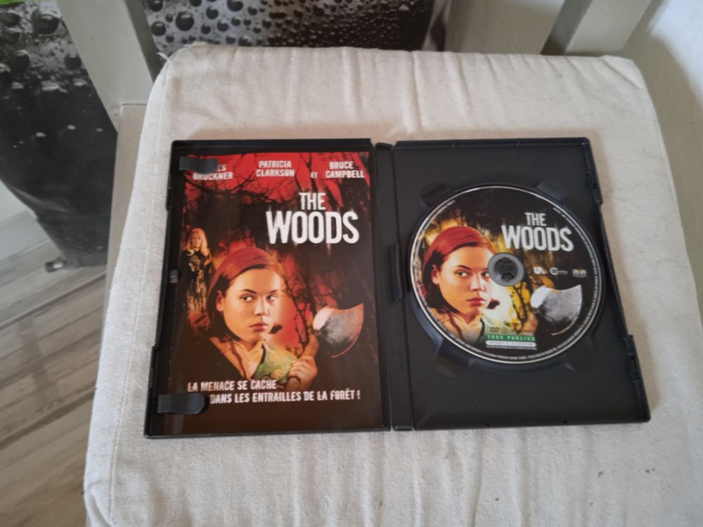 DVD The Woods
2007
Excellent &eacute;tat
En Fran&ccedil;ais
Multi langu DVD et blu-ray