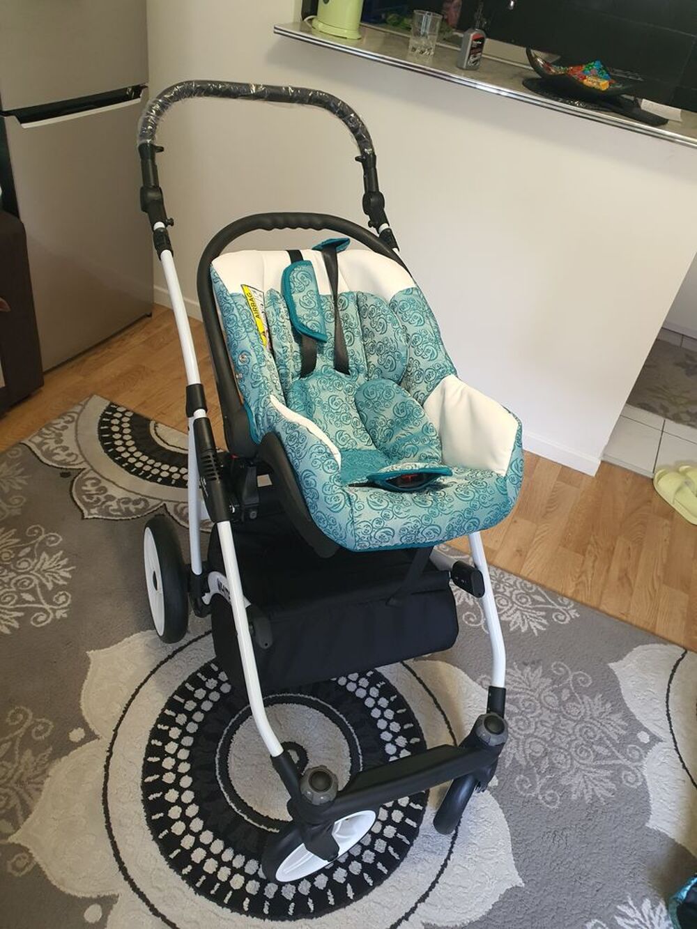 Poussette 3 en 1 Pu�riculture