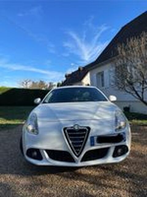 Annonce voiture Alfa Romeo Giulietta 9500 €