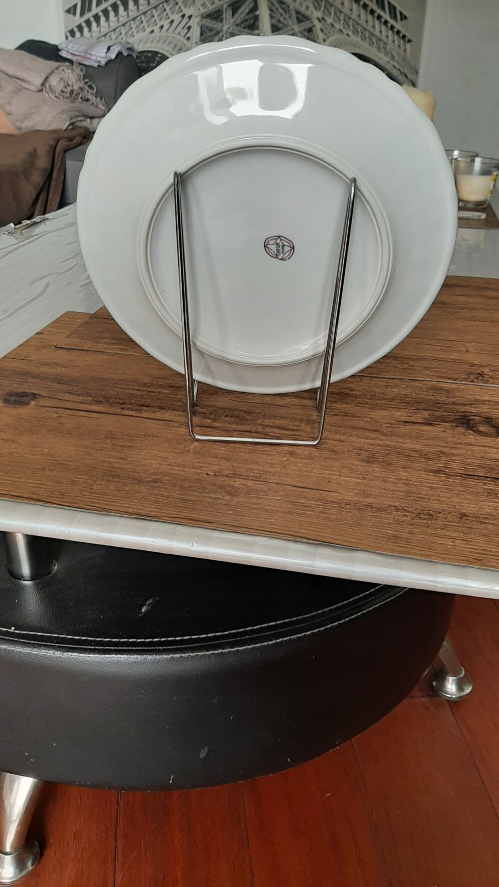 ASSIETTE EN PORCELAINE (FAVOR PARIS)
30CM SUR SOCLE Décoration