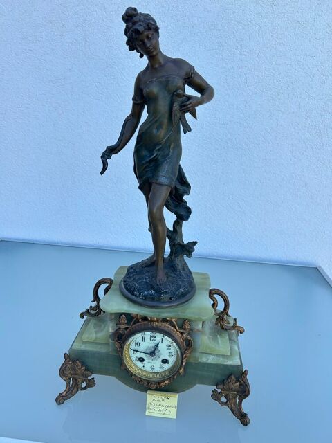 horloge avec statuette ancienne en marbre Sanary-sur-Mer (83)
