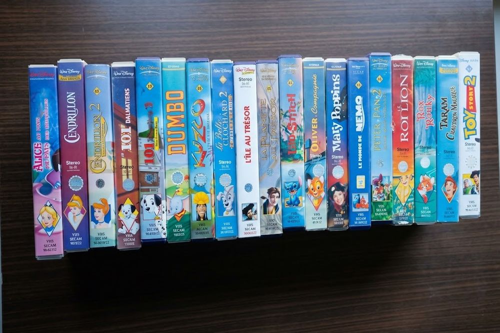 Lot de 18 Cassettes VHS Disney - Les Grands Classiques Photos/Video/TV
