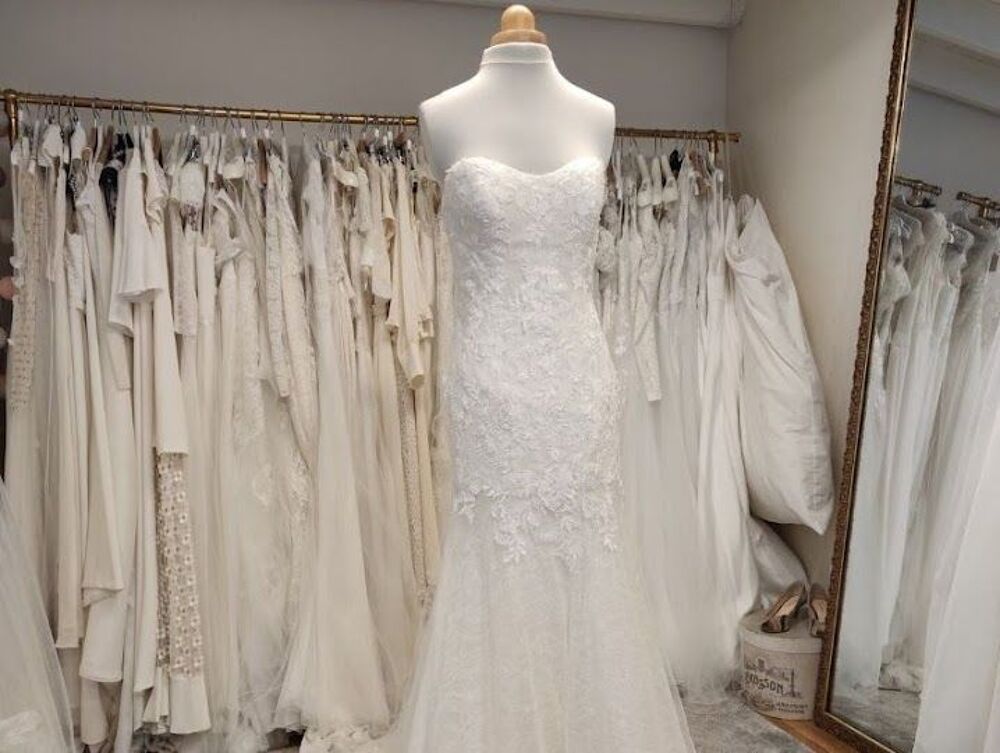 Robe de Mari&eacute;e Sir&egrave;ne ? Adriana Alier V�tements