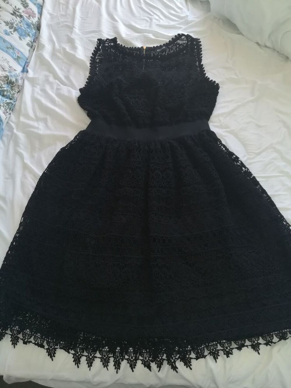 ROBE NOIR DENTELLE KOOKAI T 42 Vêtements
