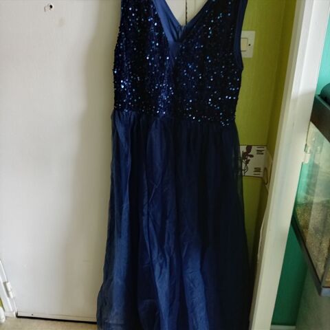 Longue robe femme de soirée jamais portée Sermaises (45)