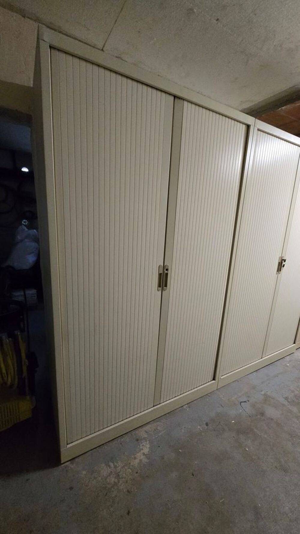 Armoire m&eacute;tallique Meubles