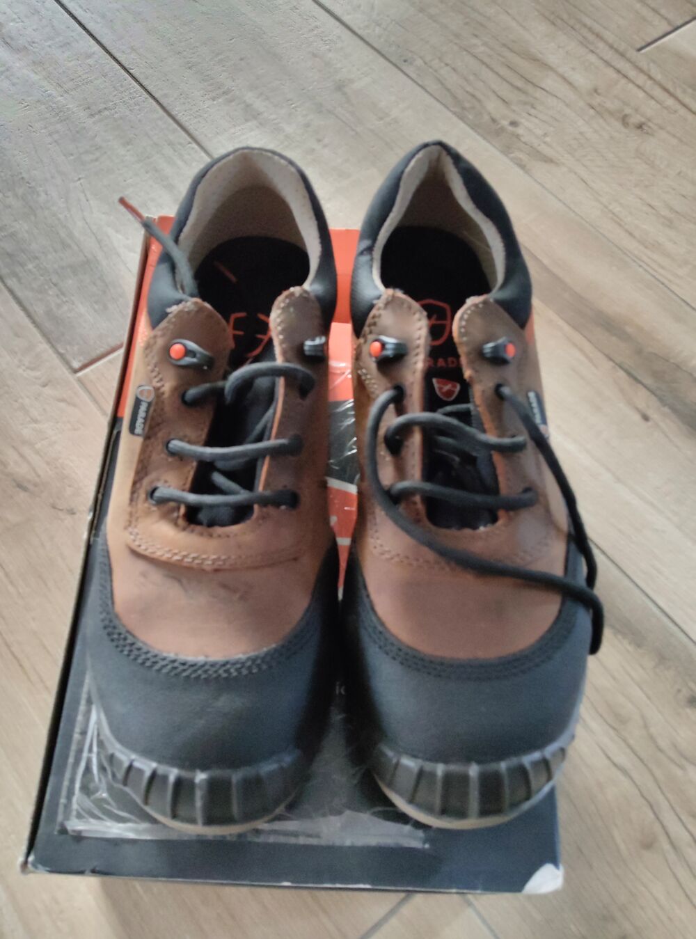 CHAUSSURES DE S&Eacute;CURIT&Eacute; PARADE TAILLE 38 S3 Chaussures