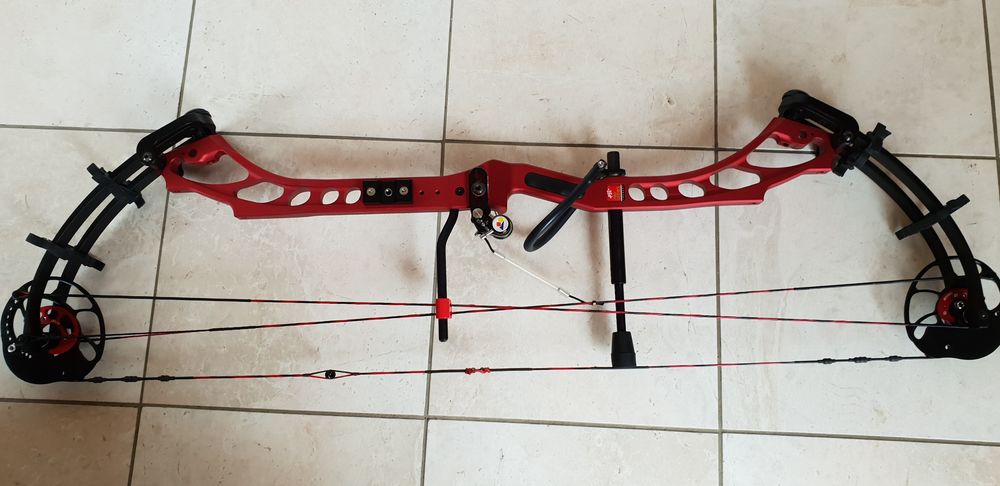 Arc a poulie PSE supra ME pr&ecirc;t &agrave; tirer Sports