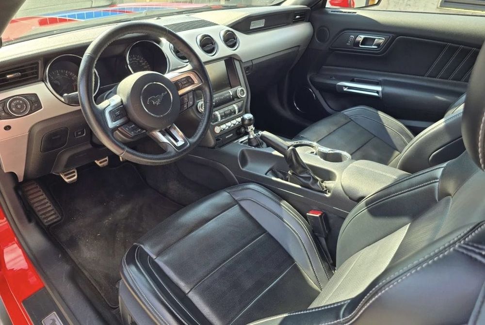 Mustang Fastback 2.3 EcoBoost 317 2016 occasion 28000 Chartres