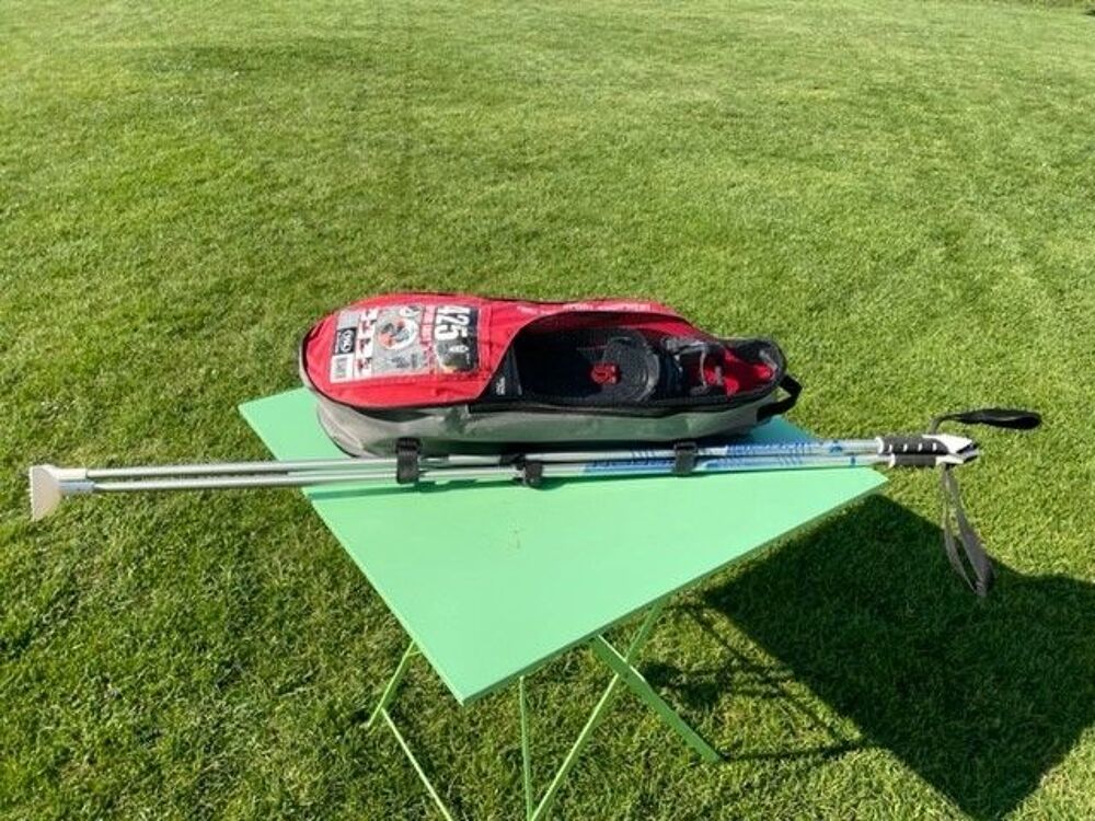 Raquettes &agrave; neige TSL mod&egrave;le 425 ainsi que les b&acirc;tons Sports