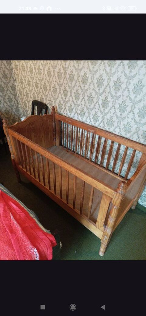 Lit b�b� en bois  40 Tonneins (47)